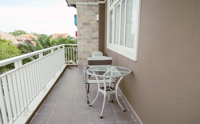 Long description image 1