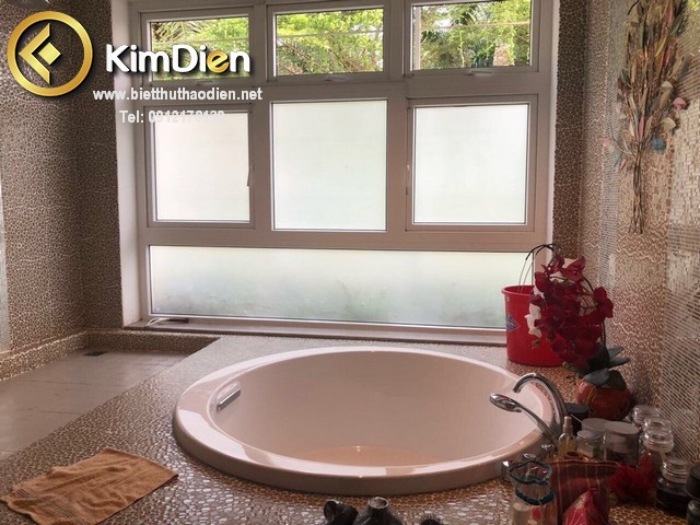 Long description image 1