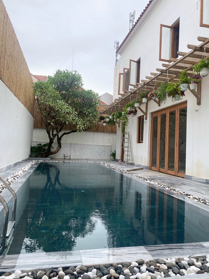 Long description image 1