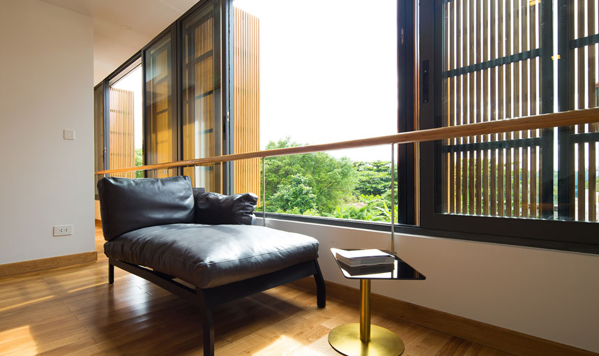 Long description image 1