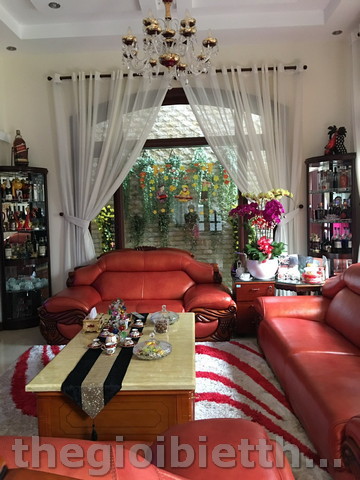 Long description image 1