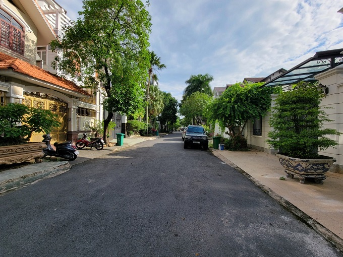 Long description image 1