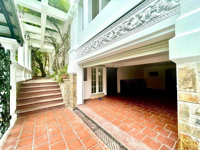 Long description image 1