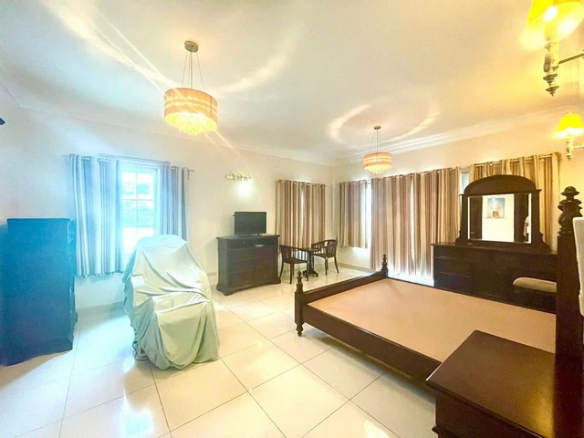 Long description image 1