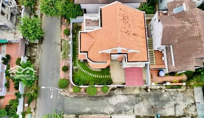 Long description image 1