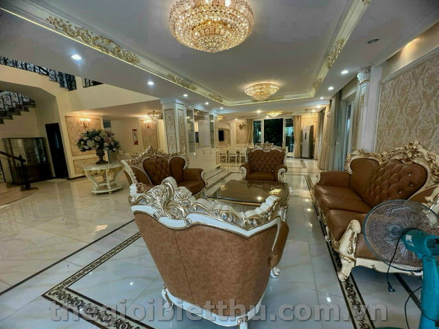 Long description image 1