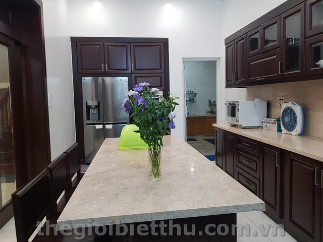 Long description image 1