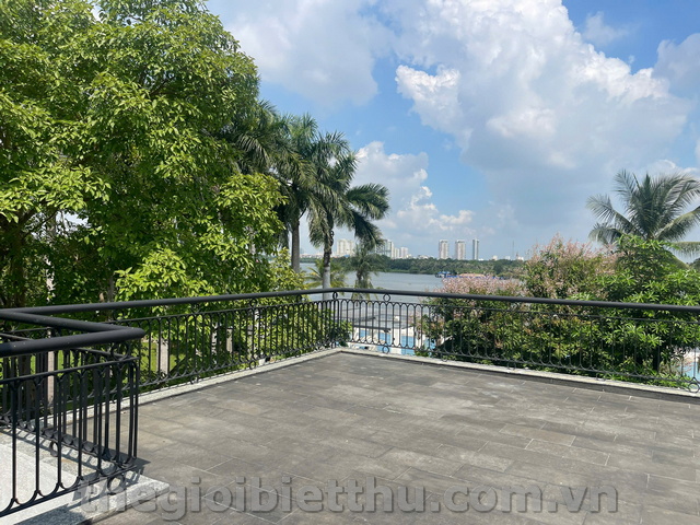 Long description image 1