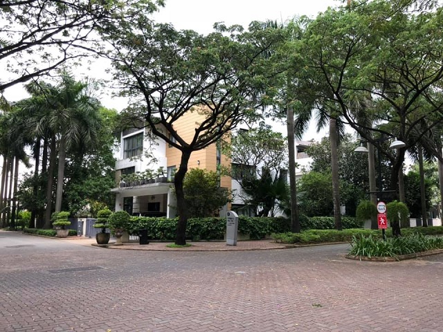 Long description image 1