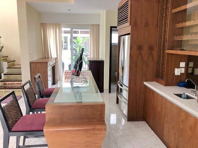 Long description image 1