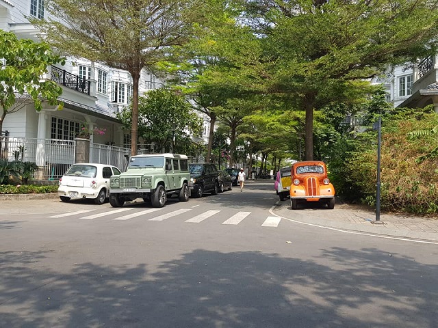 Long description image 1