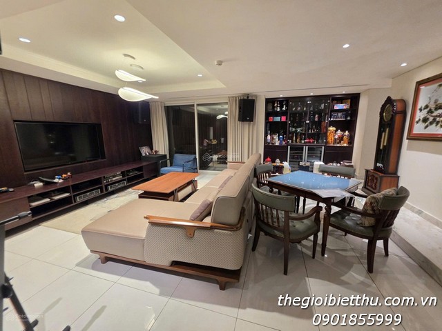 Long description image 1