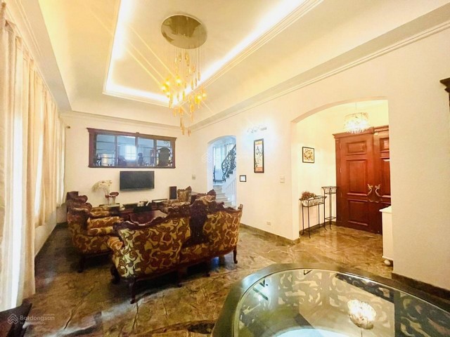 Long description image 1