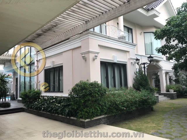 Long description image 1