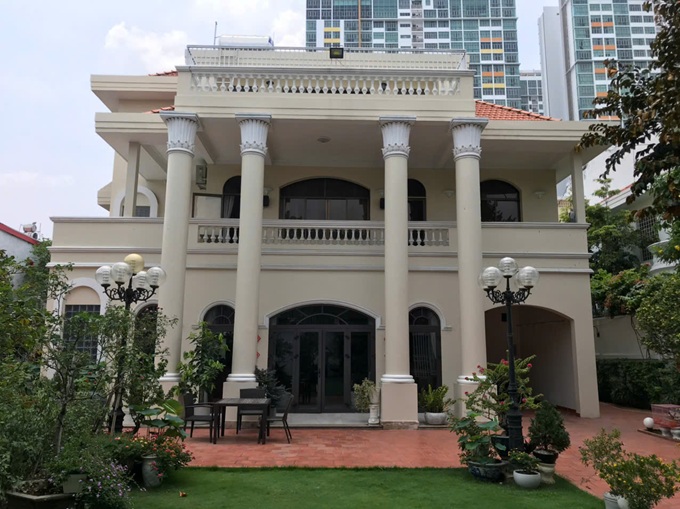 Long description image 1