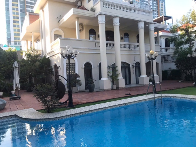 Long description image 1