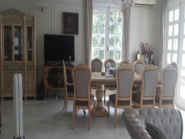 Long description image 1