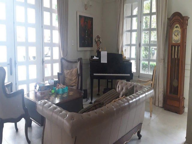 Long description image 1