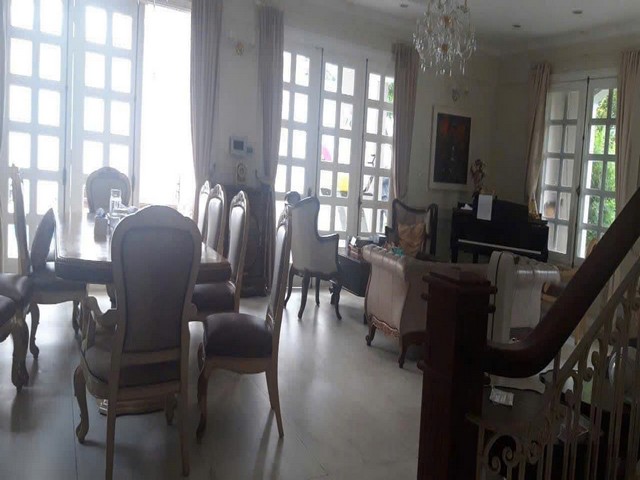 Long description image 1