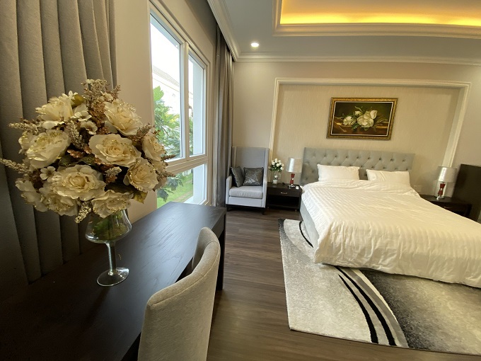 Long description image 1