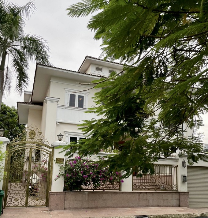 Long description image 1