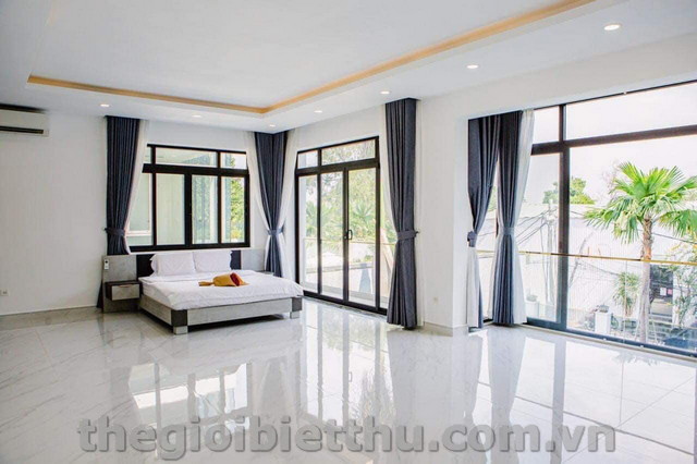 Long description image 1