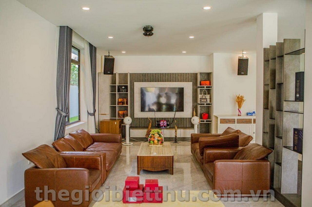 Long description image 1