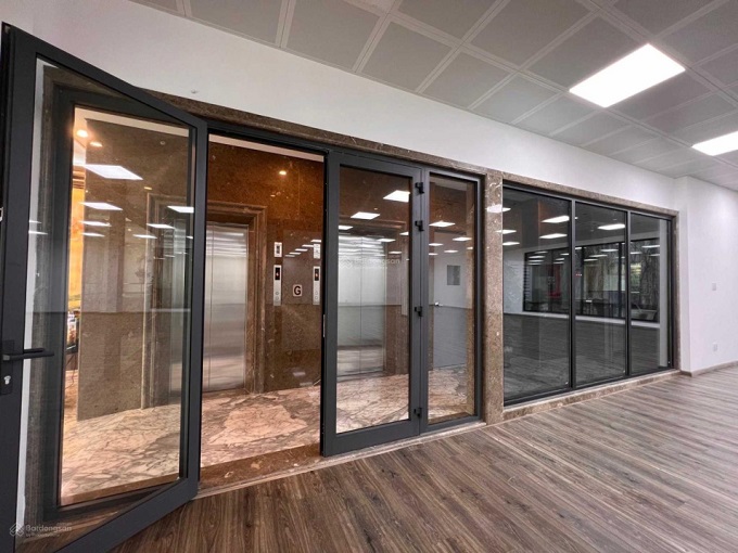 Long description image 1