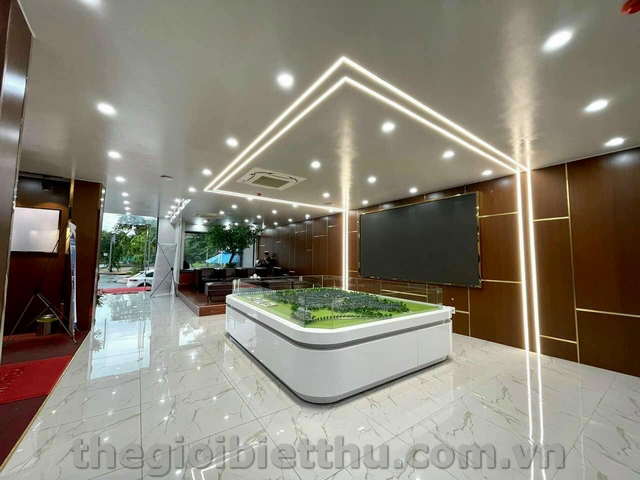 Long description image 1