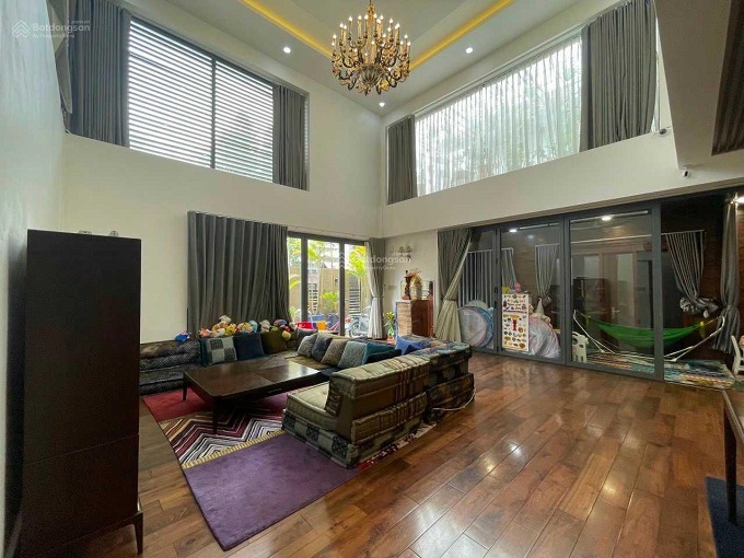 Long description image 1