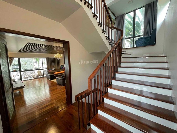 Long description image 1