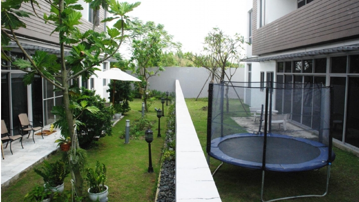 Long description image 1