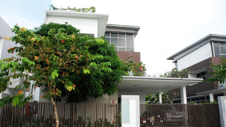 Long description image 1