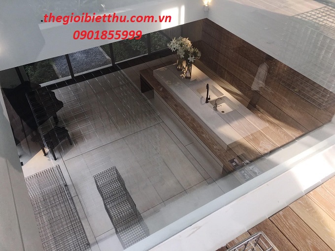 Long description image 1