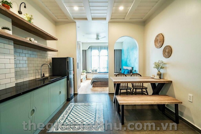 Long description image 1