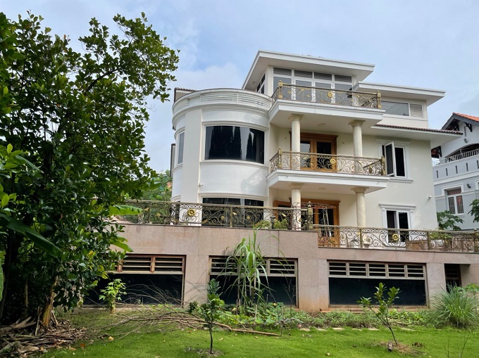 Long description image 1