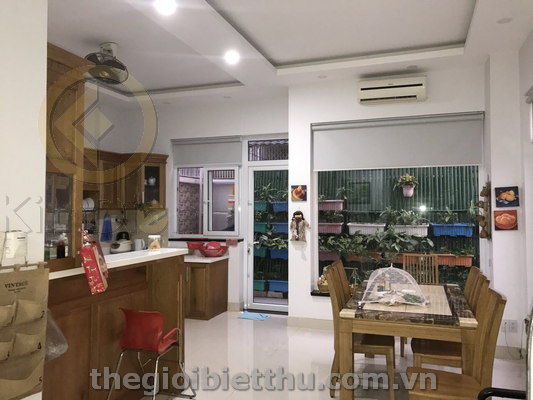 Long description image 1