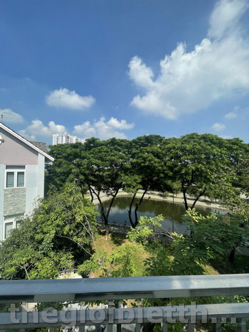 Long description image 1