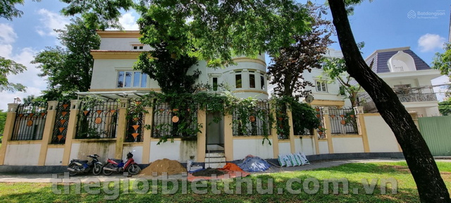 Long description image 1