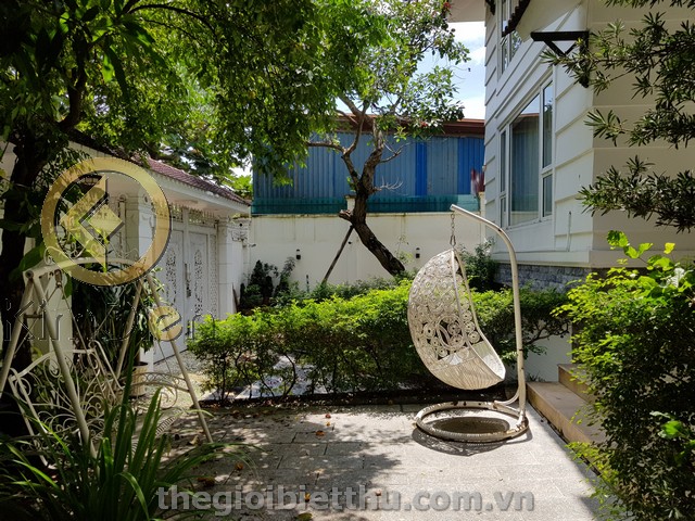 Long description image 1