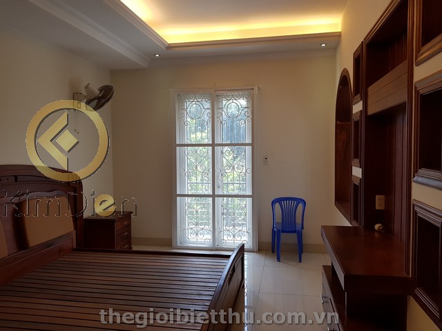 Long description image 1