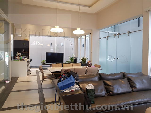 Long description image 1