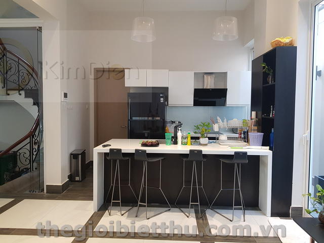 Long description image 1