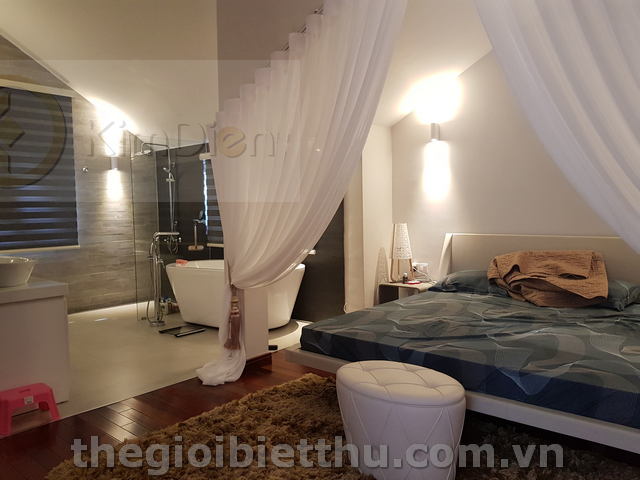 Long description image 1