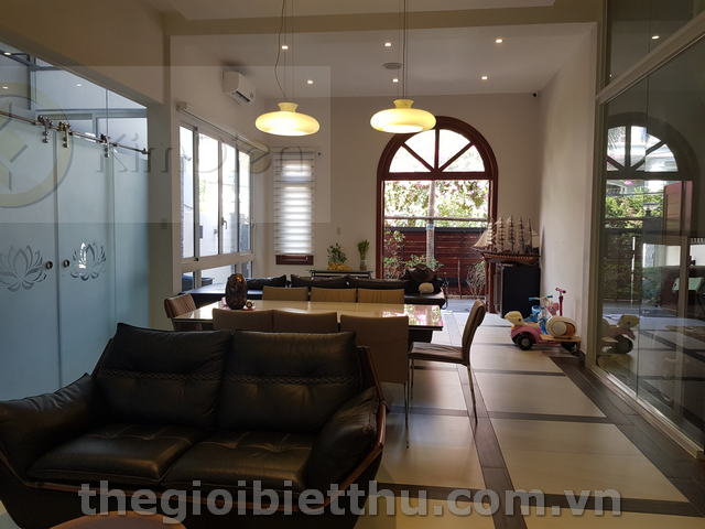 Long description image 1