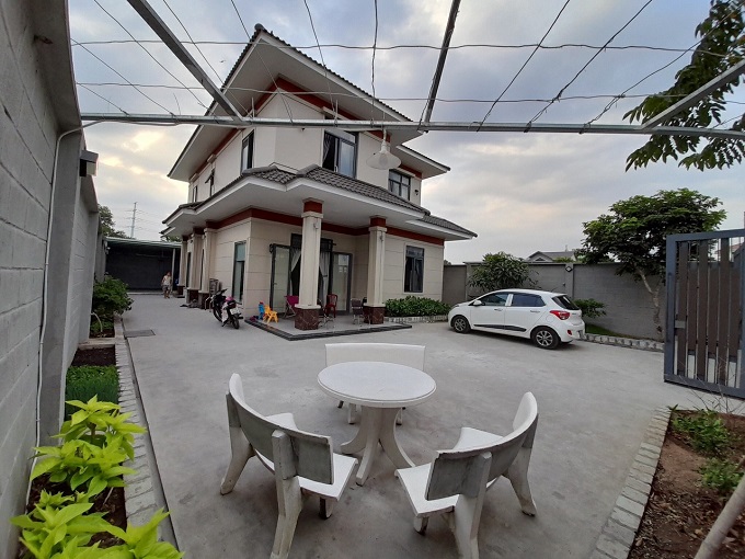 Long description image 1