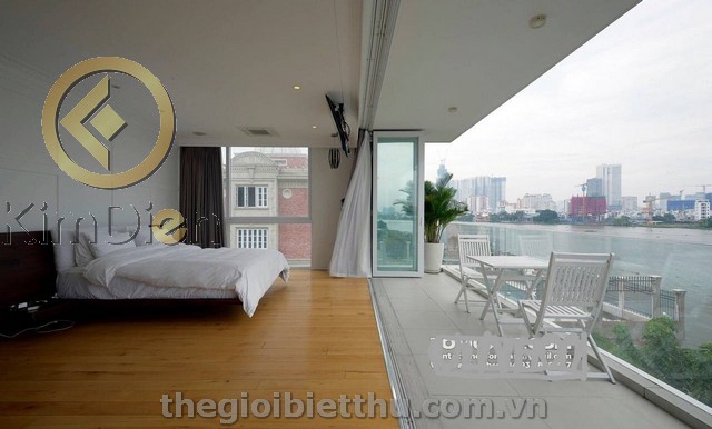 Long description image 1