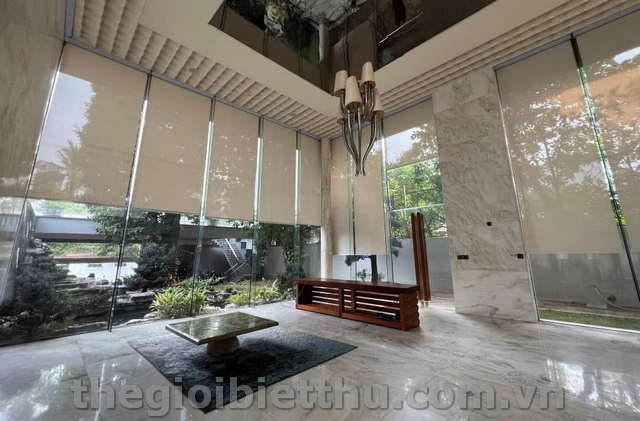 Long description image 1