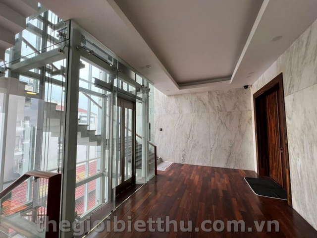 Long description image 1