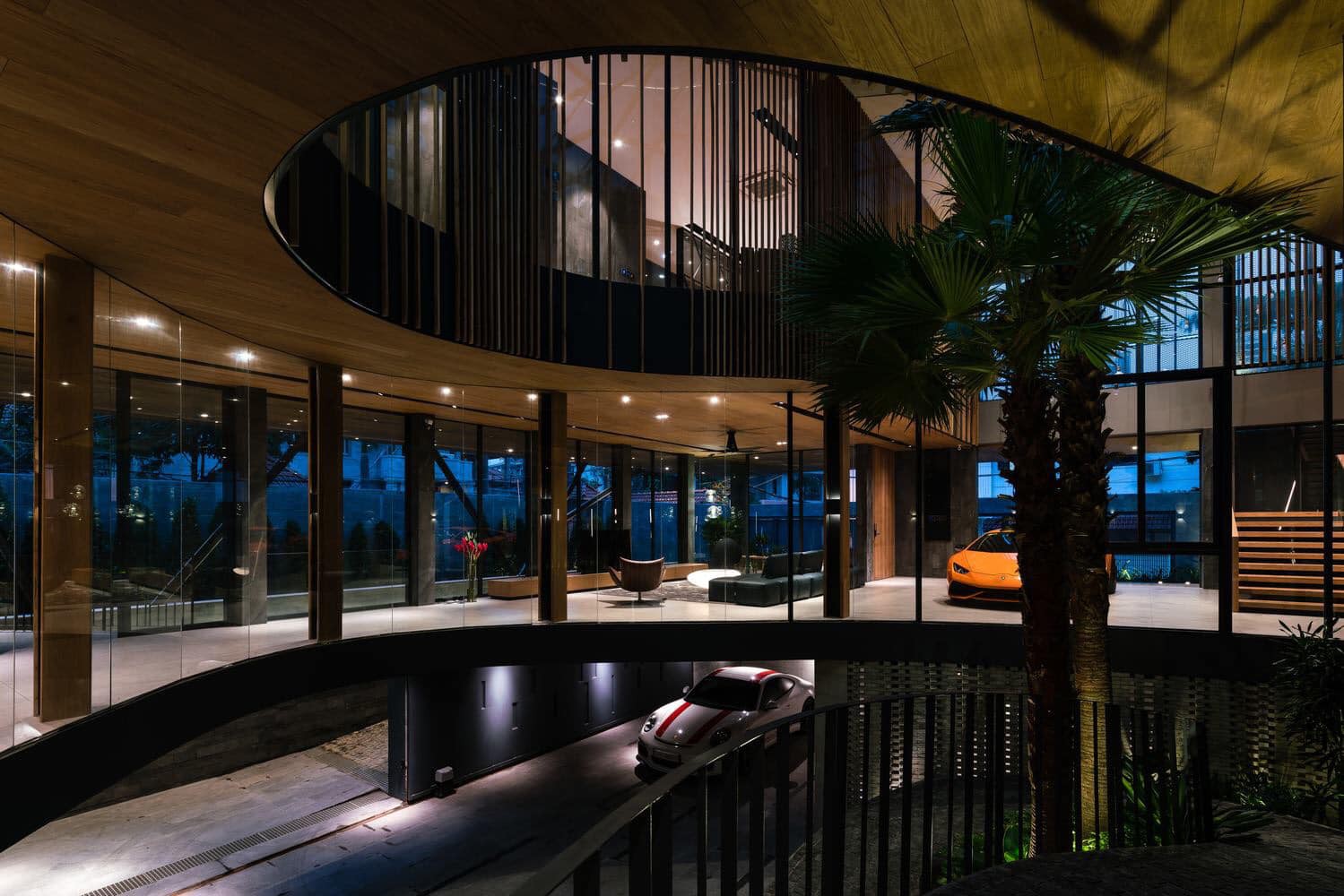 Long description image 1